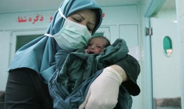 داستان یک قابله در روز ماما