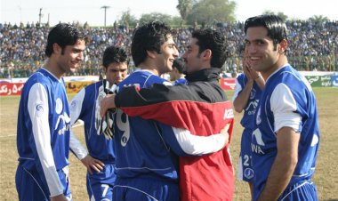 عجیب و باورنکردنی؛ احمد مومن زاده  هنوز هم بازی می کند!