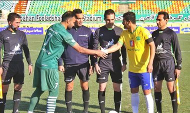 داور شیرازی دربی خوزستان را سوت می زند