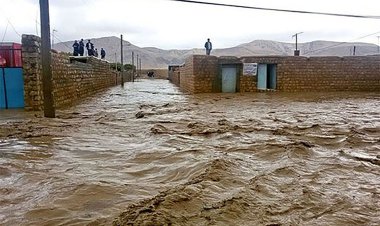 ببینید | نجات سرباز گرفتار در سیل توسط فرمانده پاسگاه مرزبانی