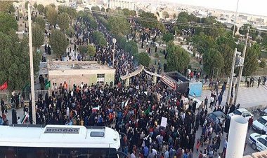 تمام شهر به استقبال یک مادر آمدند