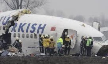 عکس| اولین تصویر از سانحه هوایی برای هواپیمای ترکیه در فرودگاه بن‌گورین