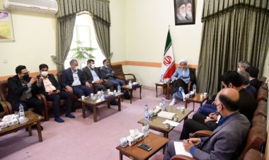 گفت و گوی اقتصادی و اجتماعی معاونین وزارت کار با آیت الله دژکام