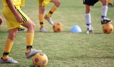 به دلیل درگیری، بازی فولاد _ سپاهان نیمه‌تمام ماند