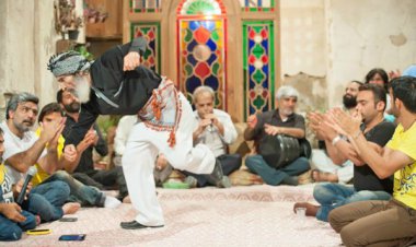 خیام خوانی بوشهری، درمان پوچی فلسفی است