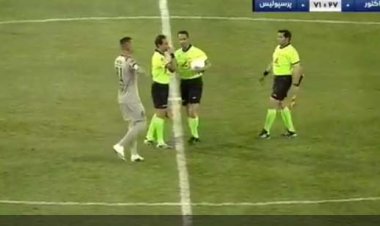 نیمه کاره ؛ داور،  بازی پرسپولیس-تراکتور را متوقف کرد