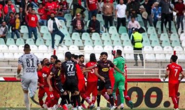 معاون باشگاه پرسپولیس: آن همه سنگ چطور وارد ورزشگاه شده بود؟