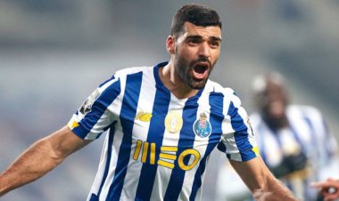 طارمی یک فصل دیگر هم در پورتو می‌ماند