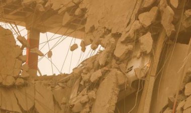 بخشی از سازه متروپل فرو ریخت / مصدومیت سه امدادگر