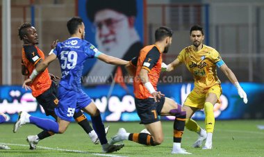 گل اول استقلال به مس توسط حسین‌زاده در دقیقه ۴۸