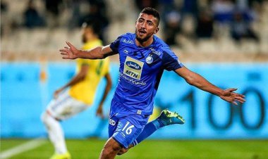 عقد ملی‌پوش استقلالی با دختر ترکیه‌ای| عکس