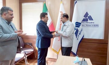 مدیرعامل یکی از خودروسازی ها بازداشت شد