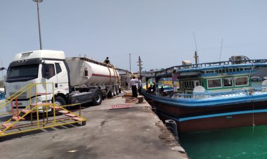 یک شناور با ۱۰۶ هزار لیتر سوخت قاچاق در قشم توقیف شد