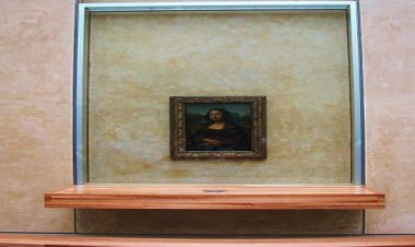 مالیدن کیک به تابلوی مونالیزا!