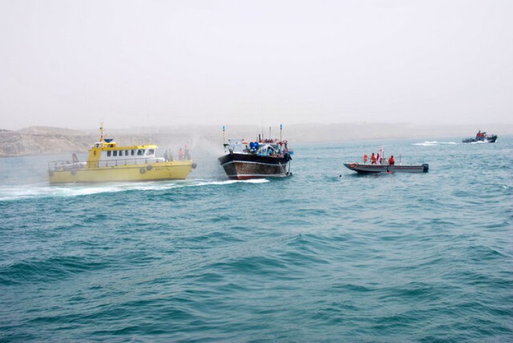 ۲ شناور حامل کالای قاچاق در آبهای بوشهر توقیف شد