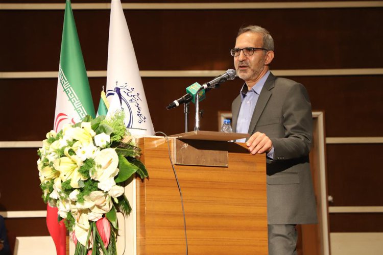 رئیس علوم پزشکی شیراز: همه‌گیری کرونا به نقطه پایان نرسیده است