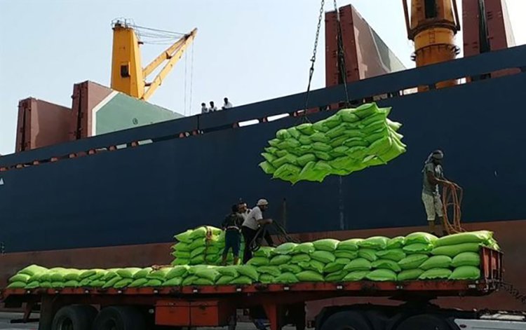 حمل محموله کشتی ۳۱ هزار تنی برنج از بندر بوشهر