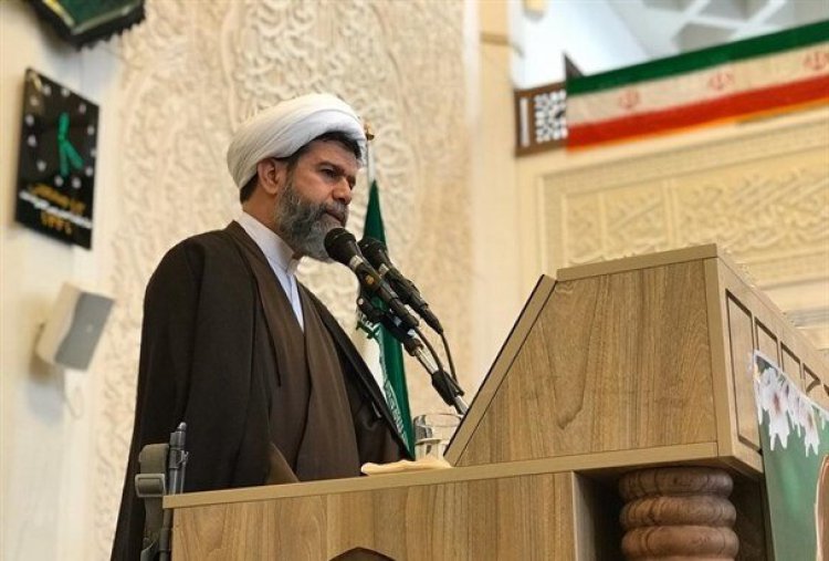 امام جمعه موقت شیراز: برخی مدیران فراموش کرده اند برای چه سر کار  هستند