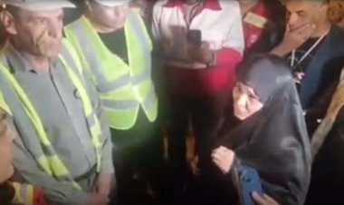 ببینید | هدیه خاص زن آبادانی به شهربانو منصوریان