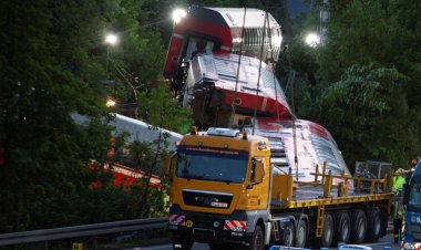 ۵ کشته و ۴۴ زخمی در حادثه واژگونی قطار آلمانی