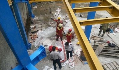 ببینید| اولین ویدیو از لحظه دلخراش سقوط دو کارگر مشغول به کار