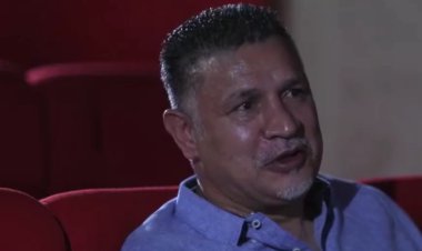 ببینید| بغض و اشک‌ علی دایی پس از دیدن عکس‌های خانوادگی