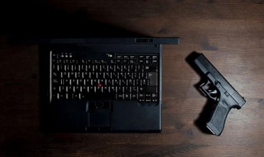 کودک ۲ ساله پدر را کشت، مادر به قتل غیرعمد متهم شد