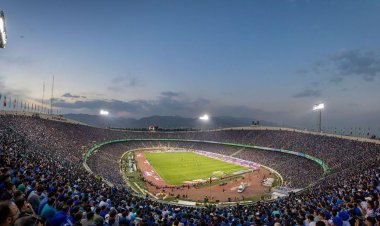 ببینید | فاجعه بیخ گوش پایتخت؛ استادیوم آزادی در حال فروپاشی و نشست؟