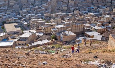 تمرکز امکانات در شهرهای فارس و خشکیدگی استان ؛عامل حاشیه‌نشینی در شهر راز