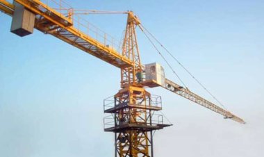جرثقیل برجی در گناوه پلمب شد