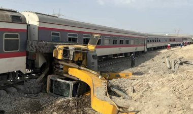 راننده بیل مکانیکی حادثه قطار مشهد_ یزد زنده است