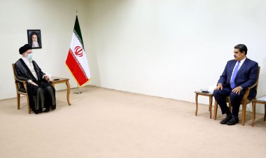 رهبر معظم انقلاب: تنها راه پیروزی برابر فشارهای آمریکا مقاومت است