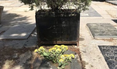 سنگ مزار نویسنده مشهور ایرانی تخریب شد!