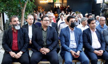 مدیر«کافه کارآفرینی مسیر نجات» از استخدام هنرمندان صنایع دستی با شرایط عادلانه خبرداد