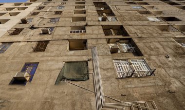 اهالی  این ساختمان  از ترس آوار، آواره شده‌اند