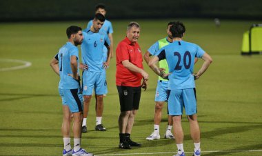 انتقاد تمسخرآمیز ملی‌پوشان از فدراسیون فوتبال