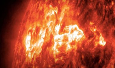 فوران خیره‌کننده شراره‌های خورشیدی را تماشا کنید