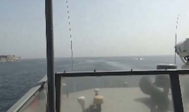 تصاویری از برخورد «پرتنش» قایق‌های سپاه و دو کشتی آمریکایی در خلیج فارس