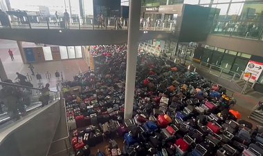 ببینید | انباشته شدن هزاران چمدان در فرودگاه هیتروی لندن