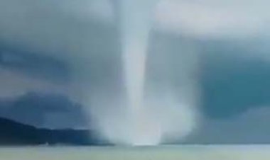 گردباد دریایی در نزدیکی ساحل شهر سوچی روسیه