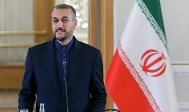 عذرخواهی وزیر خارجه از خبرنگاران‌