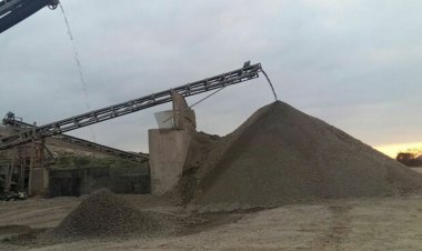 معادن شن و ماسه نفس شیراز را تنگ کردند/ سیل شهر را تهدید می کند