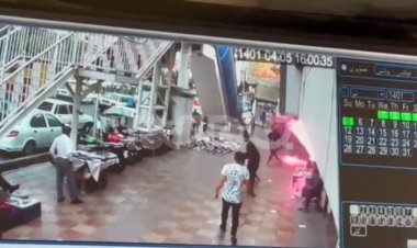 لحظه دستبرد سارق مسلح به طلافروشى با مواد آتش زا