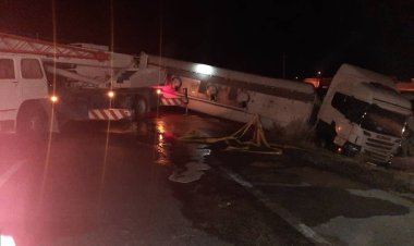 واژگونی تانکر ۳۰ هزار لیتری بنزین در جاده سروستان-جهرم