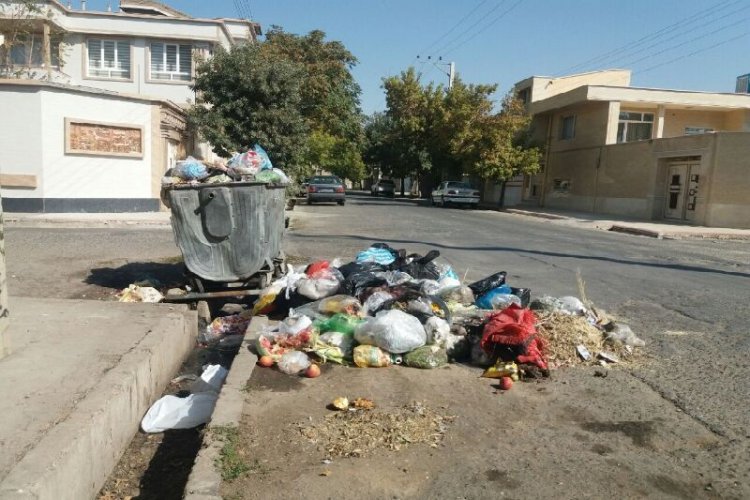 چرا برخی مناطق شهری اهواز زیر زباله رفته‌اند؟