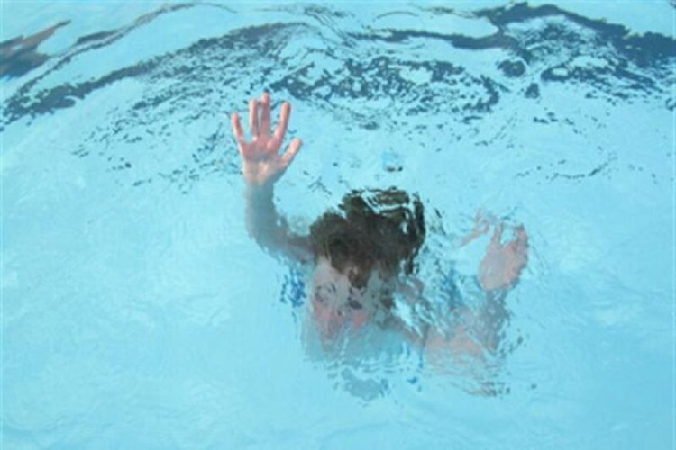 غرق شدن کودک ۳ ساله در استخر