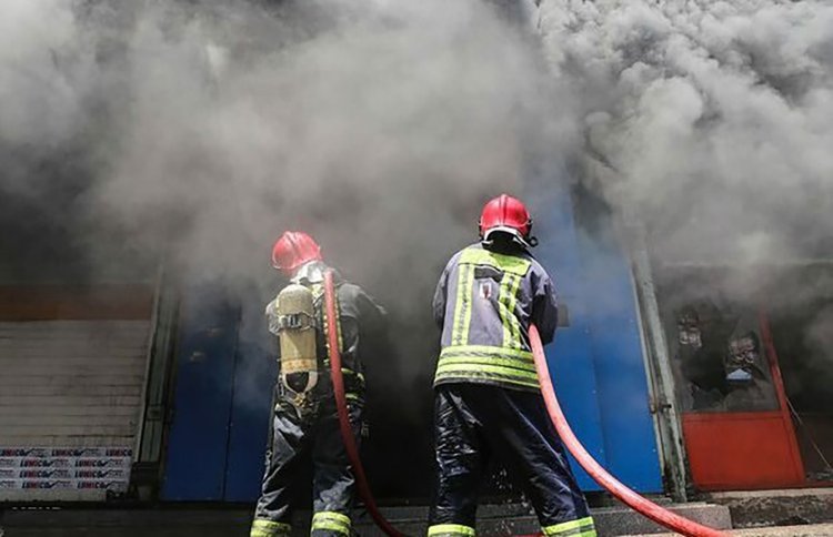 وقوع آتش سوزی در انبار ضایعاتی مجتمع پتروشیمی اروند