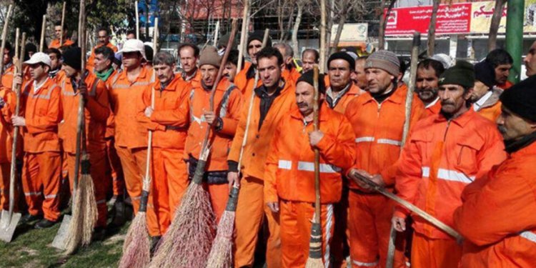 کارگران شهرداری خرمشهر 17 ماه حقوق طلبکارند!