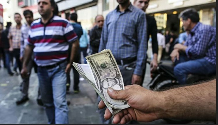 شایعه در بازار دلار ایران /پای قاچاق ارز در میان است