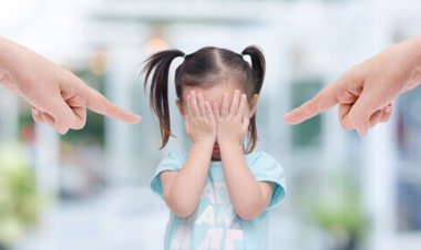 ۸ نشانه والدین سمی را بشناسید